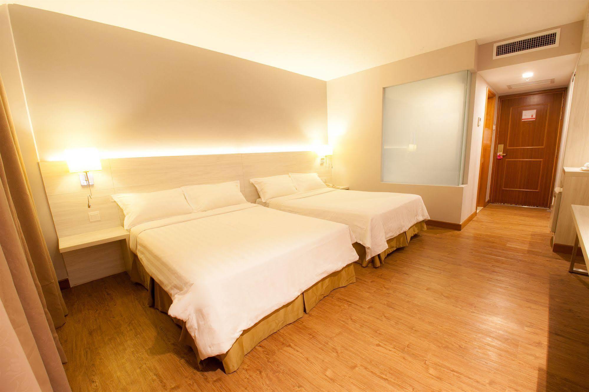 Hotel Malaysia Джордж Таун Екстериор снимка