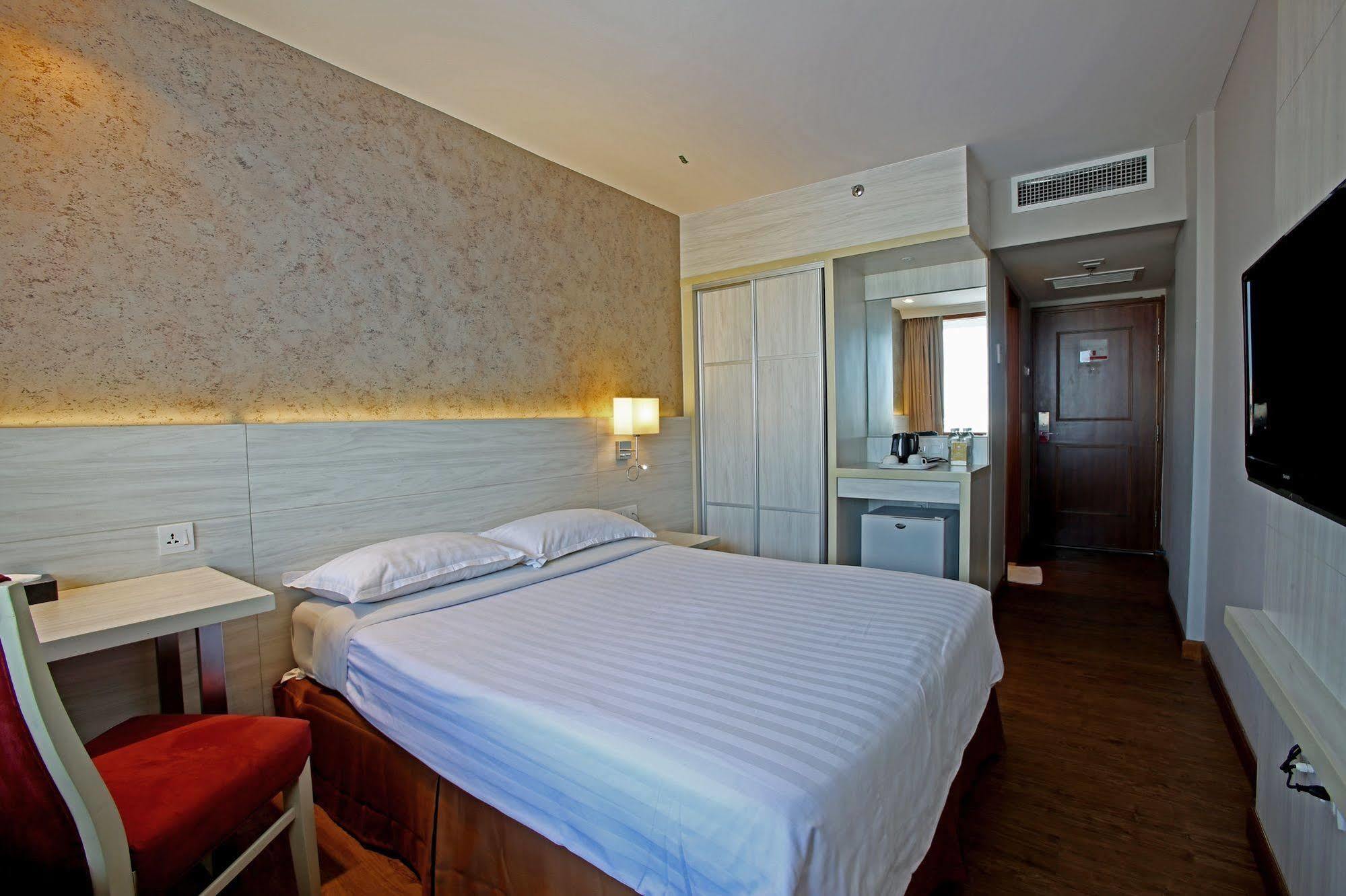 Hotel Malaysia Джордж Таун Екстериор снимка