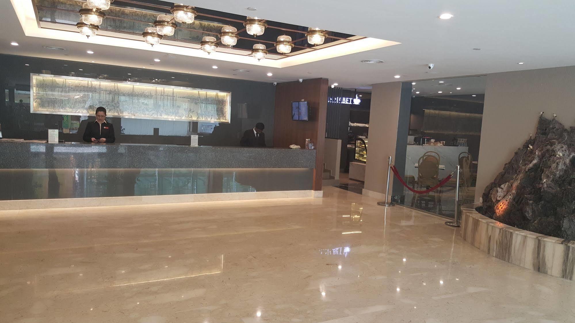 Hotel Malaysia Джордж Таун Екстериор снимка