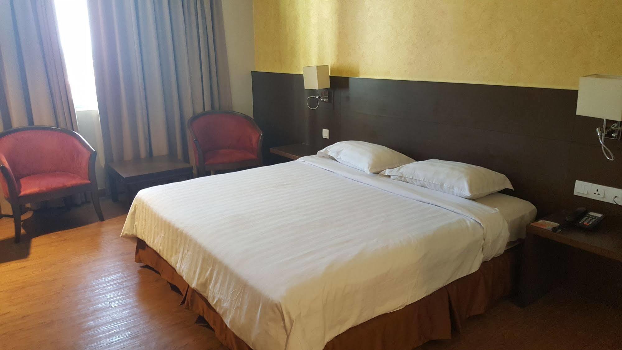 Hotel Malaysia Джордж Таун Екстериор снимка