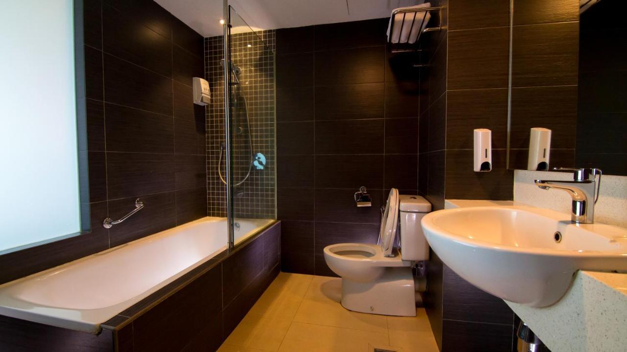 Hotel Malaysia Джордж Таун Екстериор снимка